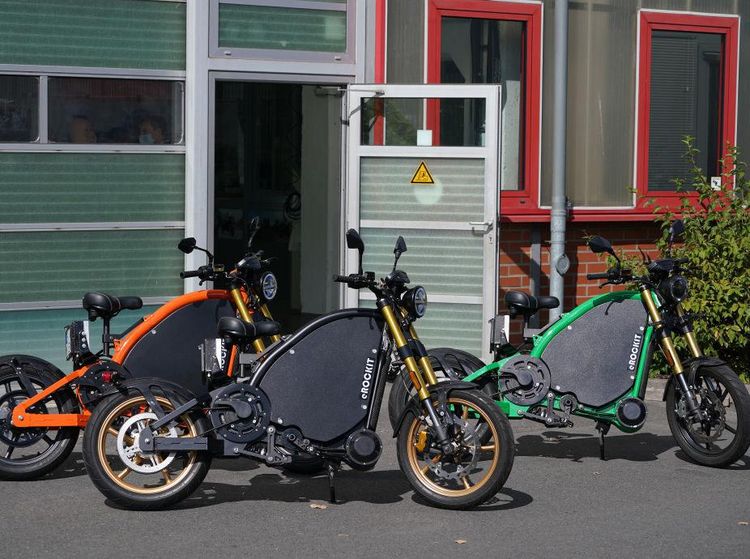 Melihat Perakitan Motor Listrik Keren eRockit