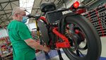 Melihat Perakitan Motor Listrik Keren eRockit