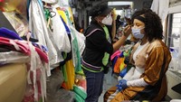 Namun, pandemi COVID-19, membuat karnaval terbesar di Inggris itu akan digelar secara daring atau online guna mencegah penyebaran virus Corona.
