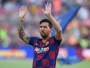 Resmi! Lionel Messi Bertahan di Barcelona