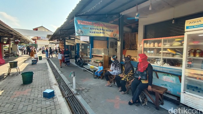 Pedagang di Terminal Bakalan Krapyak Kudus