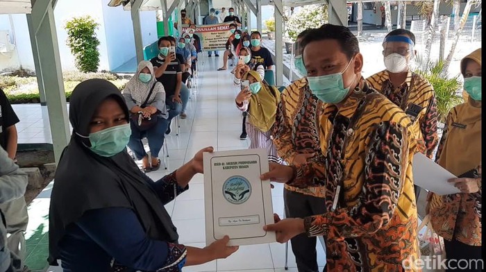 Pelepasan 17 nakes RSUD Sragen yang dinyatakan sembuh dari virus Corona, Rabu (26/8/2020).