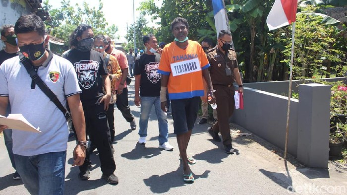 rekonstruksi pembakaran mobil via vallen