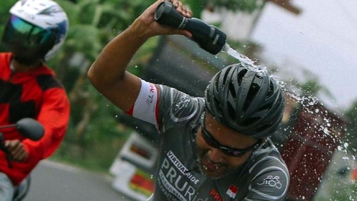 Ribuan peserta mengikuti balap sepeda virtual dalam PRURide Indonesia 2020. Para peserta dapat memilih kategori Gran Fondo (135 km) atau Medio Fondo (70 km).