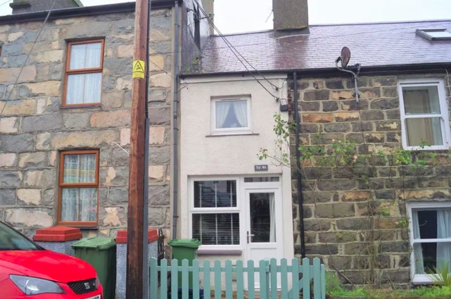 Rumah yang sering disebut Ty Ni ini adalah salah satu rumah terkecil di Inggris. Rumah ini memiliki lebar hanya 2,1 meter. Foto: dok. Wales News Service