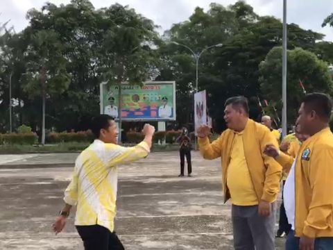 Screenshot viral Ketua DPRD Riau naik heli BNPB disambut orang beratribut Golkar