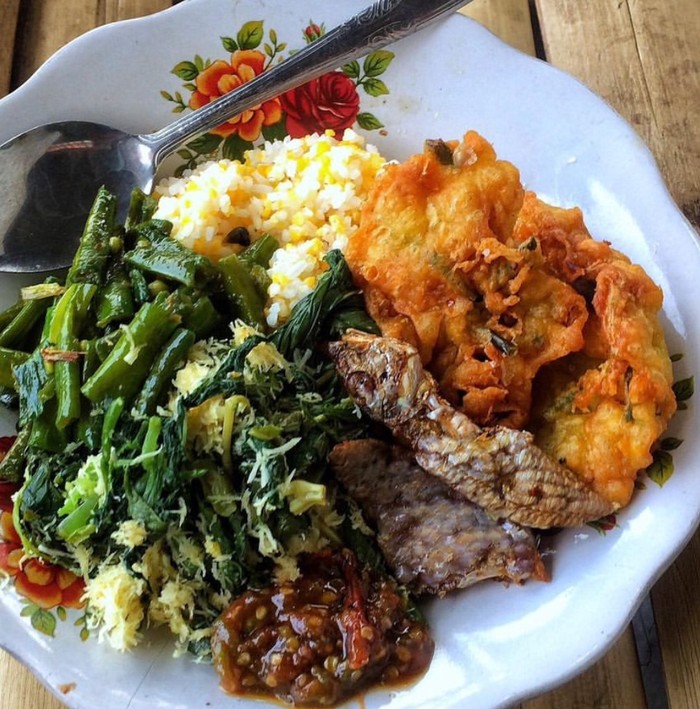 Sego Jagung Sarapan Ndeso yang Mantap Sego Jagung Sarapan Ndeso yang Mantap