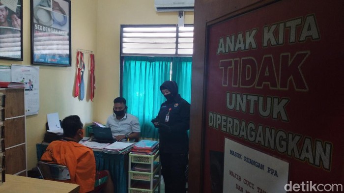 suami bakar istri