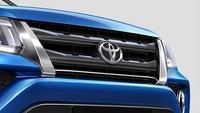 Perbedaan dari Suzuki Vitara Brezza antara lain grille depan yang lebih besar dengan bilah ganda dan bagian lampu kabut berbentuk trapesium yang lebih menonjol. Foto: Dok. Toyota