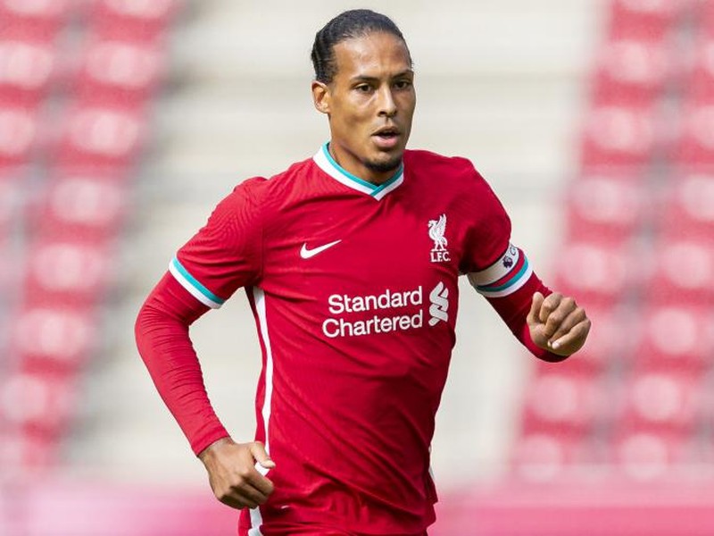 Virgil van Dijk tampil di laga uji coba antara Liverpool vs Red Bull Salzburg di Red Bull Arena, Austria, Selasa (25/8/2020) malam WIB.