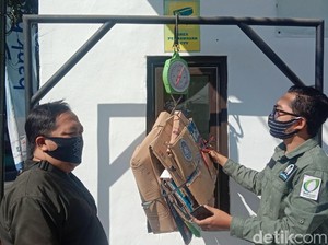 Dear Warga Bandung, Kini Bayar PBB Bisa Pakai Sampah