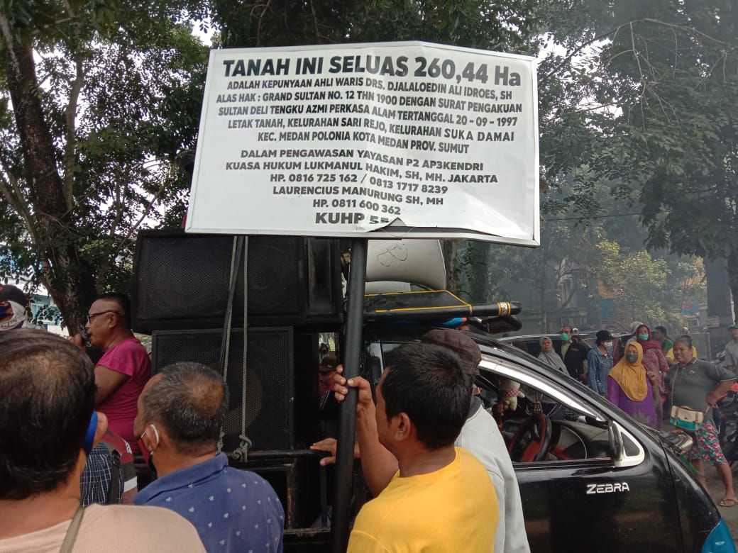 Warga di Medan protes soal klaim tanah Grand Sultan (Ahmad Arfah-detikcom)