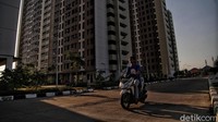 Per hari ini, kasus konfirmasi positif Covid-19 di ibu kota masih tinggi. Berdasarkan data di laman corona.jakarta.go.id, kasus konfirmasi positif di Jakarta mencapai 35.642. Dari jumlah itu, 2.770 dirawat, 26.750 sembuh, 1.144 meninggal, dan 4.978 isolasi mandiri.