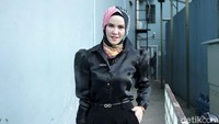 Angel Lelga saat ditemui di kawasan studio Trans TV, Kapten Tendean, Jakarta Selatan pada Kamis (27/8). Pool/Palevi S/detikFoto.
