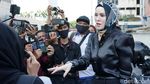 Lenggak-lenggok Angel Lelga di Tengah Kasus Penggerebekan