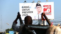 Baliho besar Giring untuk presiden 2024 mejeng di jalan Kalimalang Raya, Jakarta Timur, Kamis (27/08/2020).