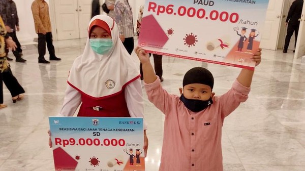 Beasiswa untuk Anak-anak Tenaga Kesehatan