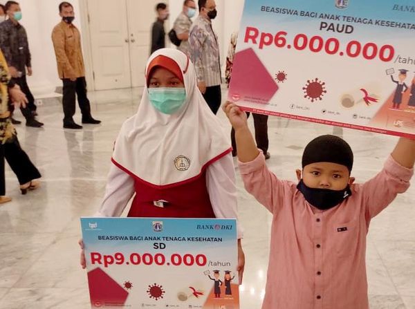 Beasiswa untuk Anak-anak Tenaga Kesehatan