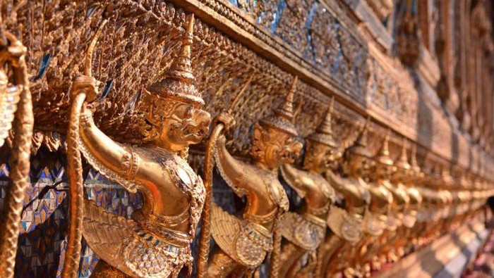 Sosok garuda di The Grand Palace
