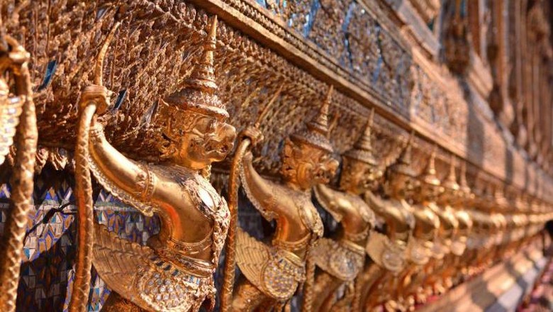 Garuda di Thailand Sosok garuda di The Grand Palace