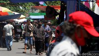 Diketahui, pasar musiman pada penanggalan awa yaitu Kliwon tersebut sudah ada sejak puluhan tahun yang lalu.