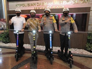 Grab Beri 30 GrabWheels buat Operasional Polda Metro Jaya Saat AKB