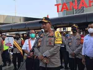 Kapolda Metro Pantau Stasiun Tanah Abang, Antrean Penumpang Disorot