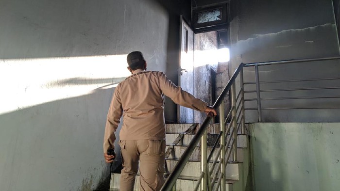 Kebabakaran ruangan Laboratorium di Undip Semarang
