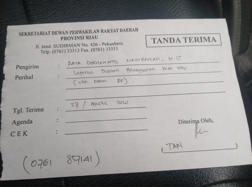 Ketua DPRD Riau Indra Gunawan atau Eet dilaporkan ke Badan Kehormatan (BK) DPRD Riau terkait viral dirinya naik helikopter BNPB untuk hadir ke acara Golkar.