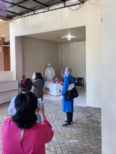 Ketua IDI Papua Barat meninggal akibat COVID-19. Kisahnya bersama istri bikin terenyuh (dok. IDI)