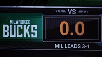 Bucks sendiri menjadi tim pertama yang berani memboikot laga playoff. Aksi Bucks sendiri membuat NBA akhirnya membatalkan semua pertandingan hari Rabu, yang mana juga menghadirkan laga Los Angeles Lakers vs Portland Traild Blazers dan Houston Rockets vs Oklahoma City Thunder. AP Photo/Kevin C. Cox  