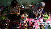 Usaha kerajinan ondel-ondel itu diketahui telah digeluti keduanya sejak 3 tahun terakhir.