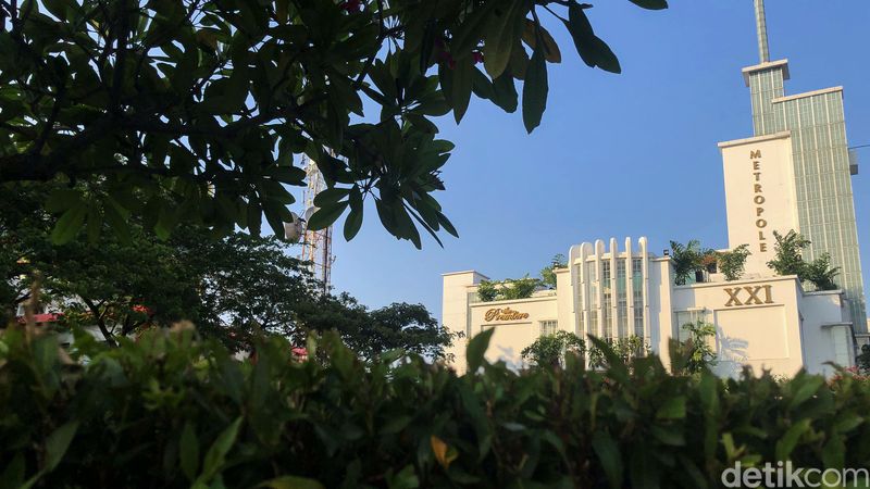 Begini kondisi gedung Metropole XXI yang tutup di Jakarta, Kamis (27/8/2020). Pemerintah dalam waktu dekat ini akan mengizinkan bioskop buka secara bertahap di tengah pandemi Corona.