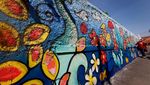 Mural Warna-warni Percantik Permukiman di Bandung