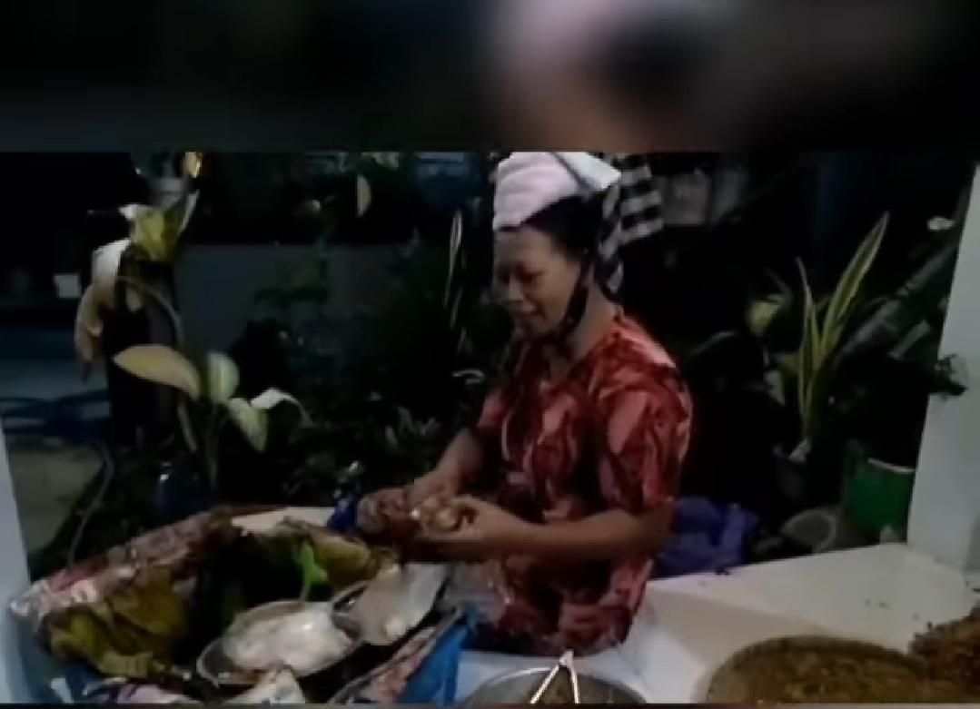 pedagang makanan nyanyi dan joget