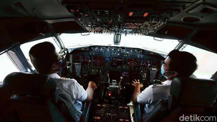 Pilot maskapai Garuda Indonesia.