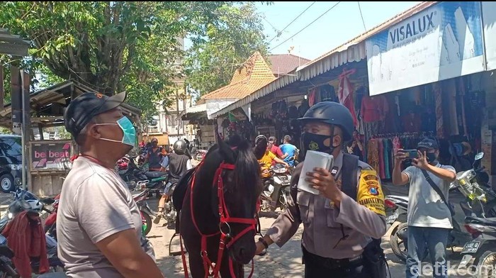 polisi kuda