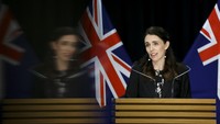 Bahkan, Perdana Menteri (PM) Selandia Baru, Jacinda Ardern, menyambut baik vonis penjara seumur hidup yang dijatuhkan terhadap pelaku penembakan masjid di Christchurch yang menewaskan 51 warga muslim. PM Ardern bahkan menyebut pelaku layak mendapatkan kebungkaman total seumur hidupnya.