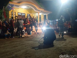 Warga Desa di Probolinggo Gelar Ritual Suro Usir COVID-19
