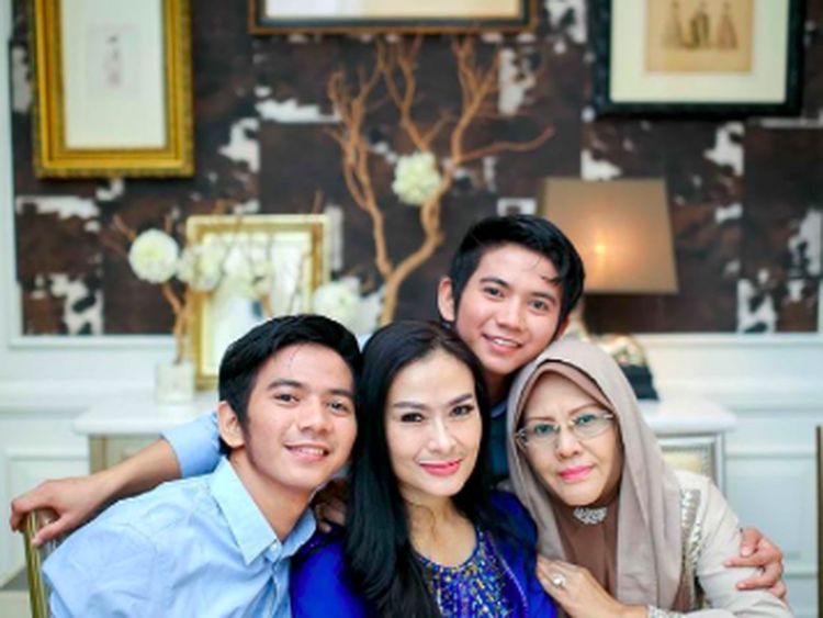 Rizki DA dan Potret Seru Kulinerannya Bareng Keluarga