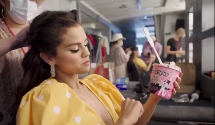 Selena Gomez ciptakan rasa es krim baru Selena Gomez ciptakan rasa es krim baru