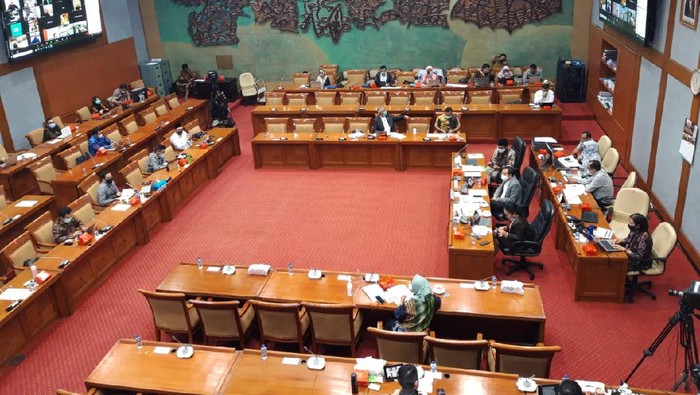 Suasana Rapat Komisi X DPR  RI bersama Mendikbud Nadiem Makarim