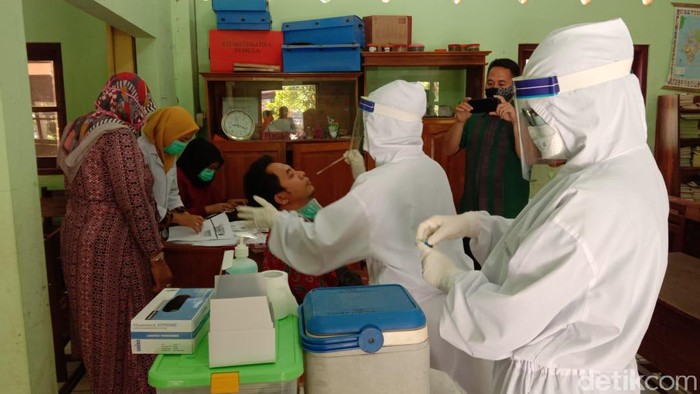 Tes Swab Guru-Siswa di Pangandaran