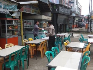 Imbau Warga Patuh Protokol COVID, Tim Gabungan di Aceh Patroli ke Warkop-Cafe