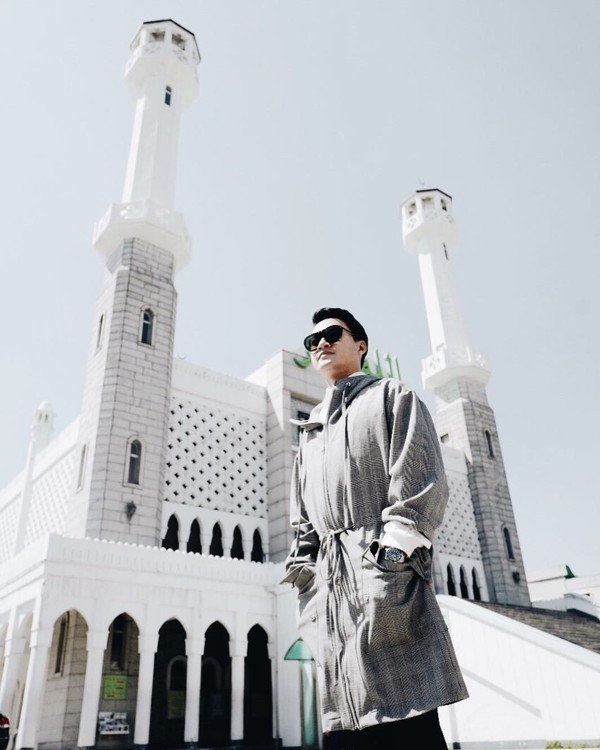 Saat ke Seoul, alm Barli menyempatkan diri untuk berkunjung ke Seoul Central Mosque. (Barli Asmara/Instagram)