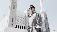 Saat ke Seoul, alm Barli menyempatkan diri untuk berkunjung ke Seoul Central Mosque. (Barli Asmara/Instagram)