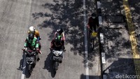 Surat yang dilayangkan oleh Anies kepada Basuki itu berisi permintaan agar Tol Lingkar Dalam Jakarta (Cawang-Tanjung Priok) sisi barat bisa dilewati sepeda.