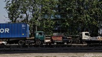Djoko menyarankan, sebaiknya pemerintah fokus membenahi jalur sepeda di luar jalan tol terlebih dahulu sebelum terburu-buru mengusulkan kebijakan baru.