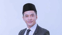 Aktor Adly Fairuz akan turun dalam kontestasi Pilkada Karawang 2020 mendampingi Yesi Karya Lianti. Foto: Dok. Instagram
