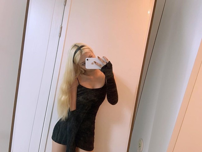 Dulu cute sekarang seksi, mana penampilan Ahin MOMOLAND yang lebih kamu sukai? Foto: Instagram @heyitsahin_